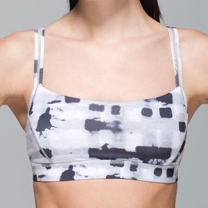 Lululemon Straight Up sports bra